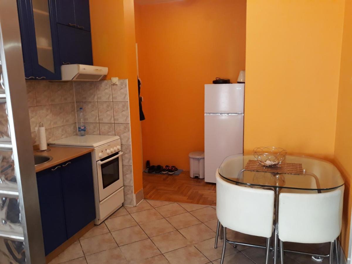 Ema Apartment *